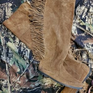 Women's fringe boots